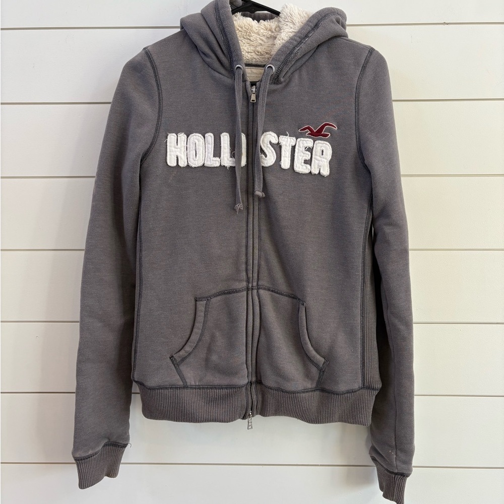 Y2K 2000scHollister Gray Zip-Up Sherpa Lined Hoodie with White Logo